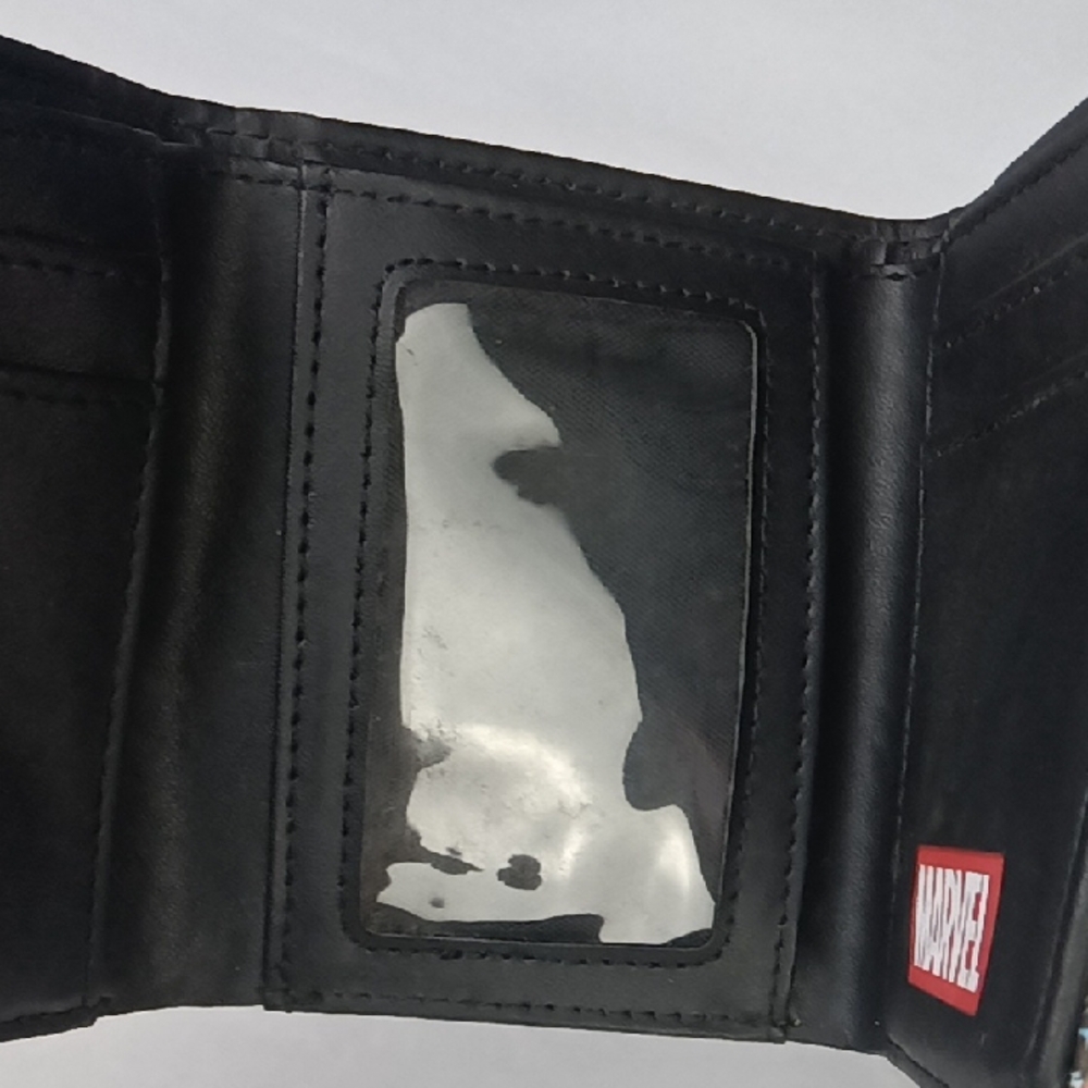 Marvel Trifold Wallet. - Picture 12 of 13